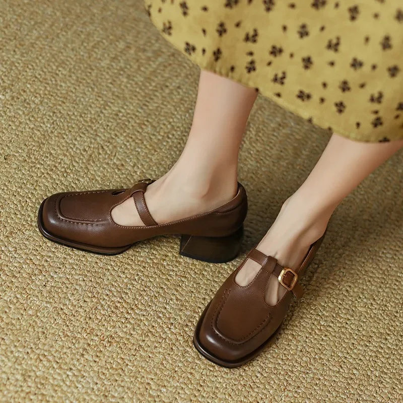 Ysolenne | Elegant T-Strap
