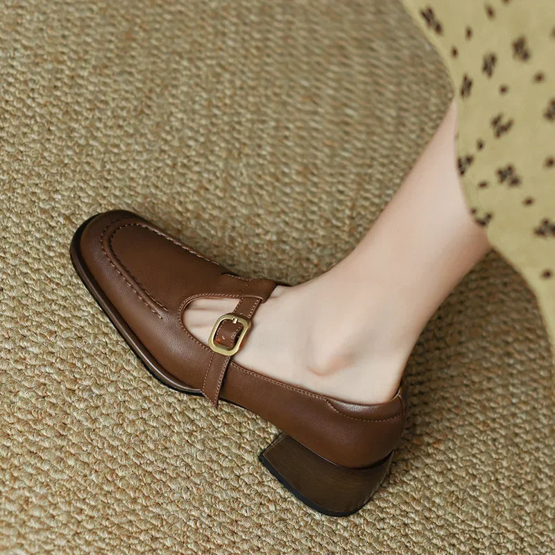 Ysolenne | Elegant T-Strap